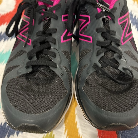 New Balance 790 V6 (W790LF6) Black/Pink Running Shoes Sneakers Women’s Size 10 - Picture 16 of 16